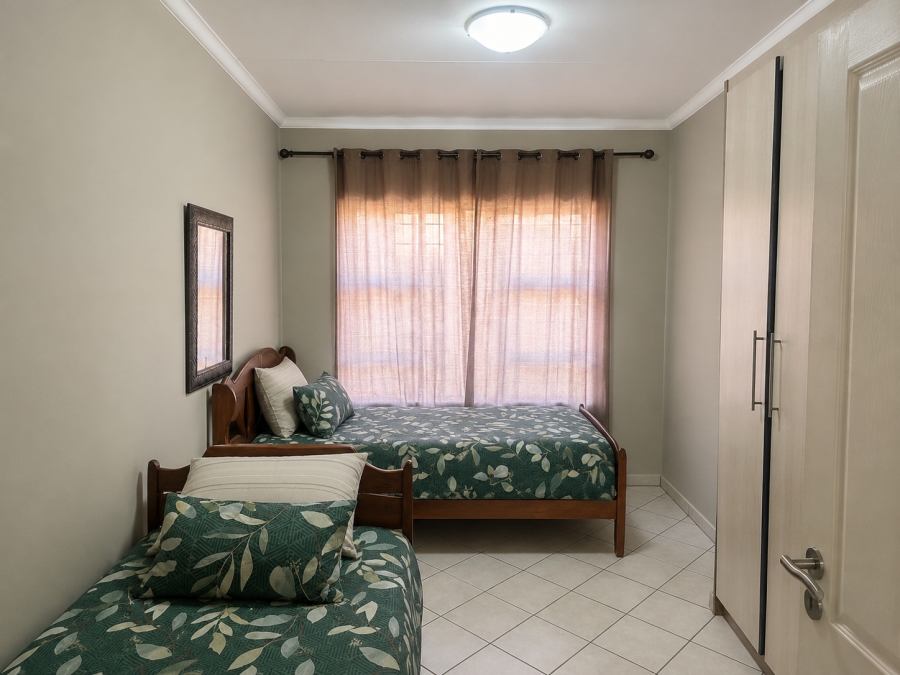 2 Bedroom Property for Sale in Waterkloof East North West
